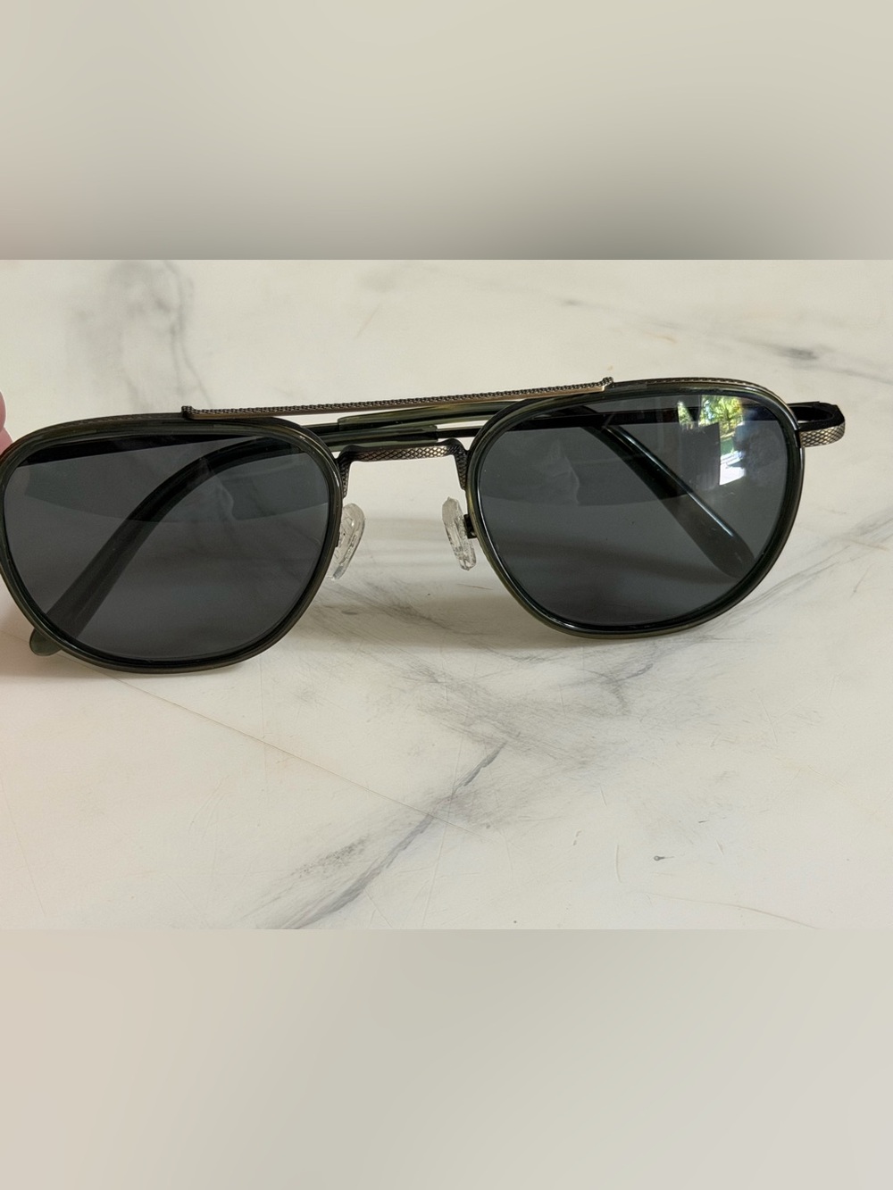 MOSCOT Black Metal Aviator Sunglasses Emerald/Antique gold Lenses